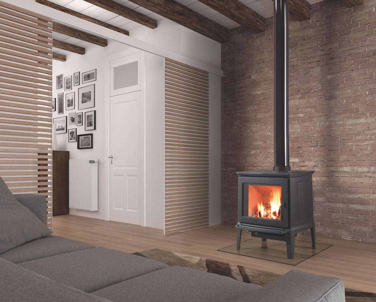 Hergom E-30 M Freestanding Fireplace