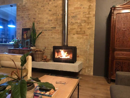 Kratki Jas Fireplace