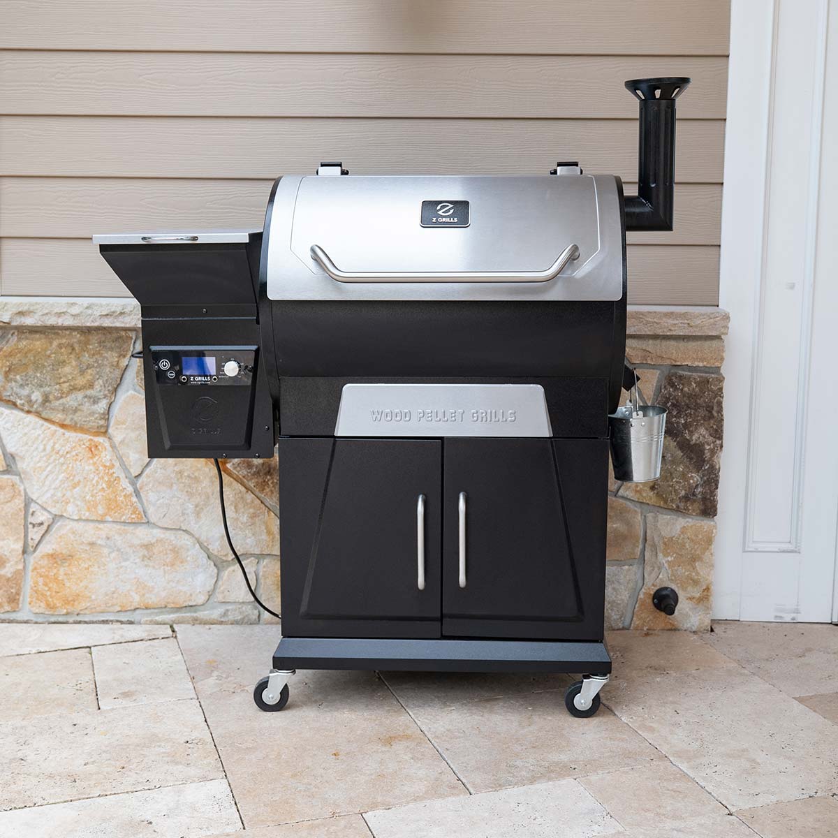 Z-Grills Flagship 700D4E WiFi Wood Pellet Grill