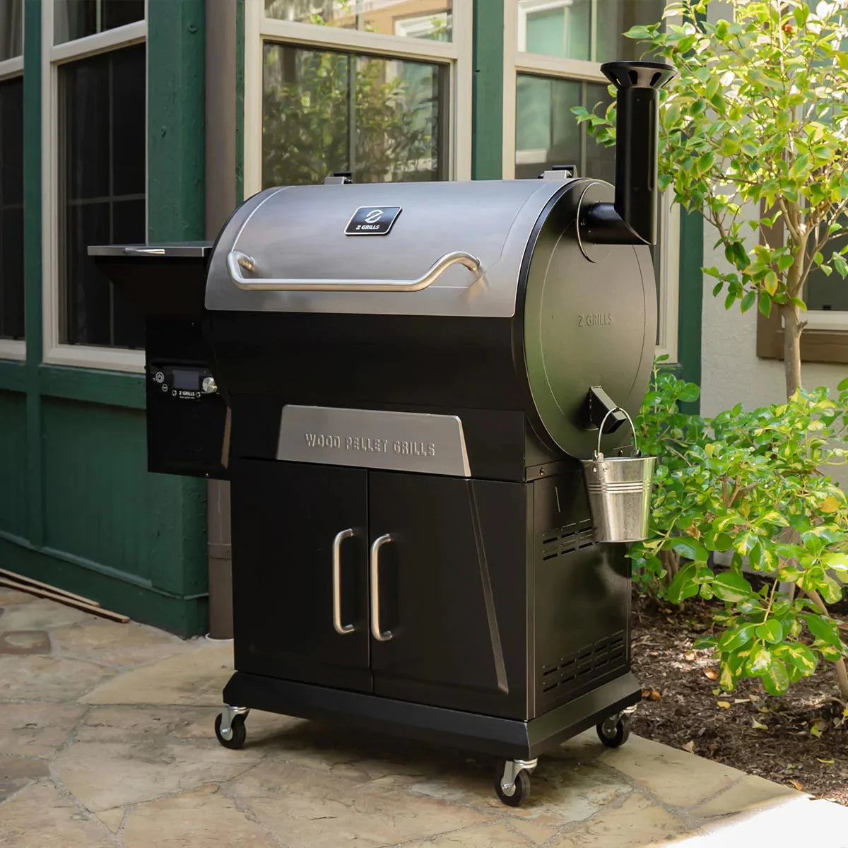 Z-Grills Flagship 700D4E WiFi Wood Pellet Grill